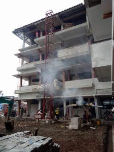 Sewa Lift Barang / Sewa Lift Material | CV. Tiara Jaya - 085218887954